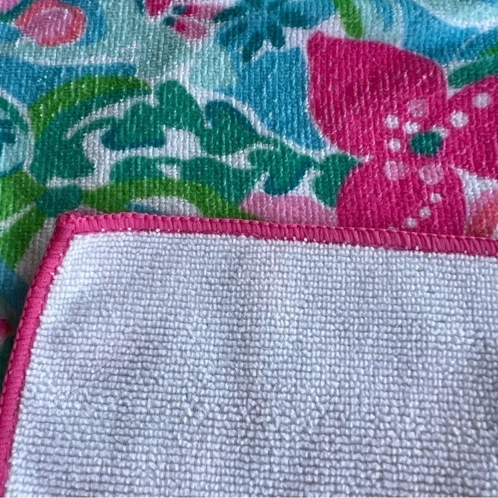 Lilly Pulitzer Golden Hour Oversized Microfiber Lounge Towel Bright Floral GUC